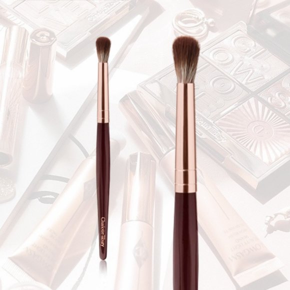 Charlotte Tilbury Other - CHARLOTTE Tilbury🌺Eye Blender Brush